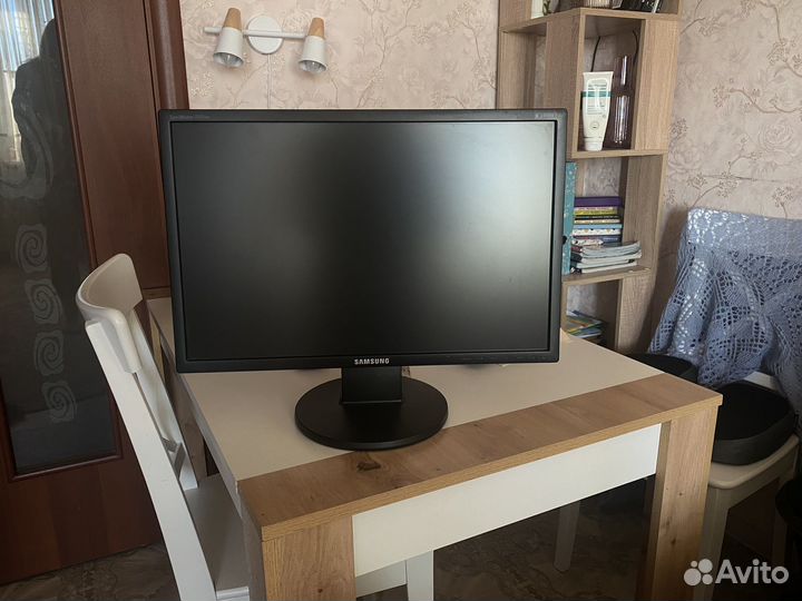 Монитор Samsung 2243NW