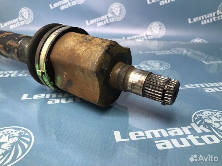 Полуось передняя правая Volkswagen Passat B6