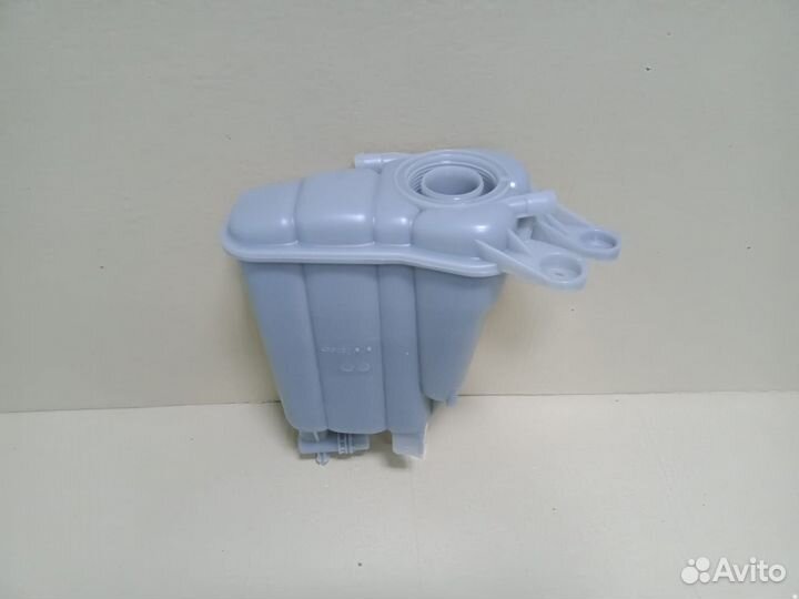 Бачок расширительный Audi A4 B8 (07-15)