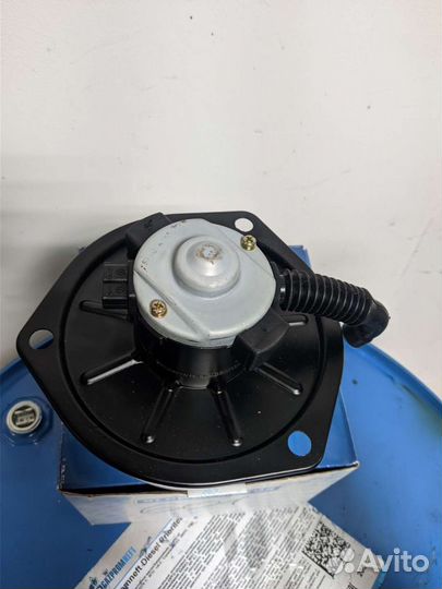 Мотор печки отопителя салона mitsubishi Fuso FK617