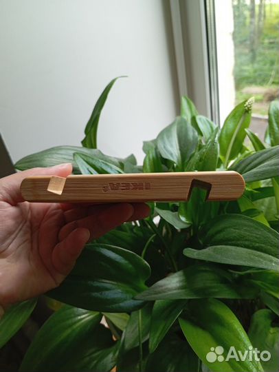 Подставка для телефона или планшета деревянная