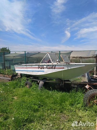 Лодка Днепр с прицепом