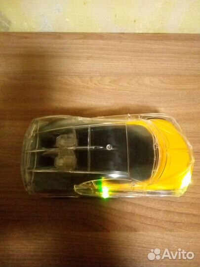 Игрушечная машина