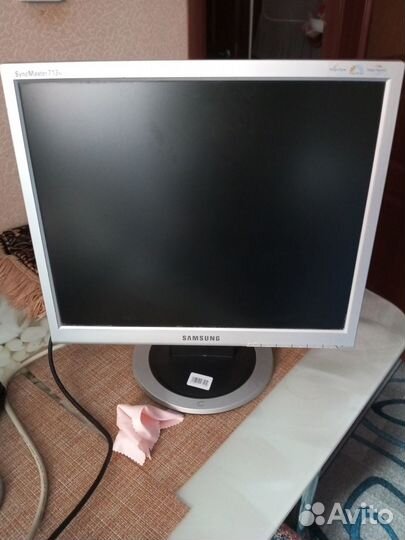 Монитор Samsung Syncmaster 713n