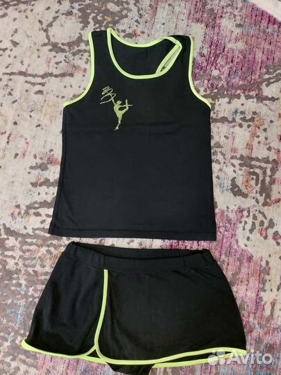 Костюмы для тренировок