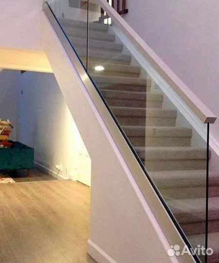 Стеклянные перила для лестниц