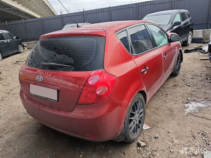 Kia Ceed 1.6 AT, 2008, битый, 220 000 км