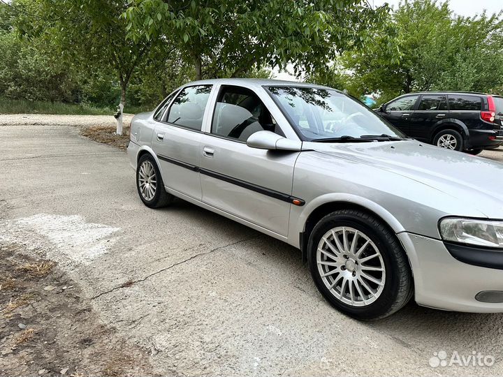Opel Vectra 1.8 МТ, 1998, 200 000 км