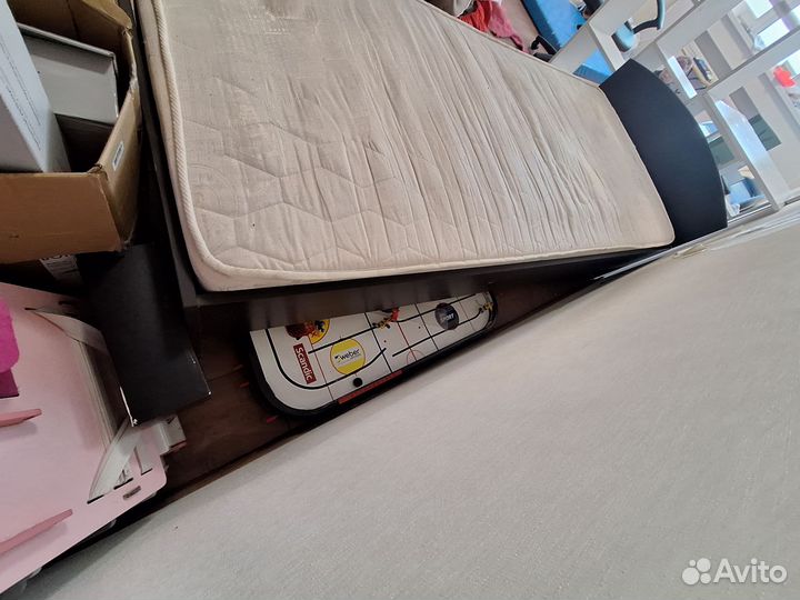 Кровать односпальная с матрасом бу