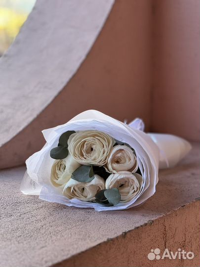 Пионовидные цветы ранункулюсы пионы