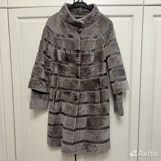 Пальто из каракульчи