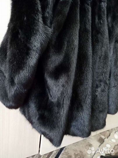 Продам шубу норковую размер 44-46