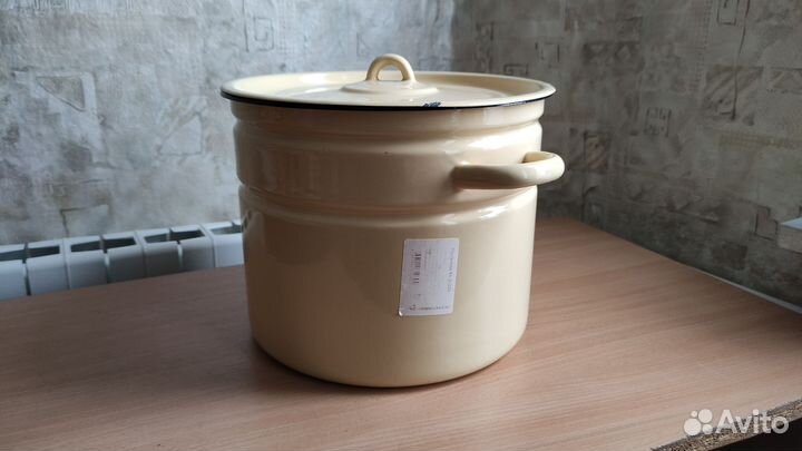 Кастрюля эмалированная новая 8 л