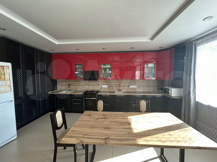 Дом 190,7 м² на участке 10 сот.