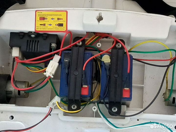 Детский электромобиль