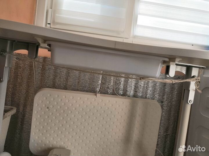 Маникюрный стол складной