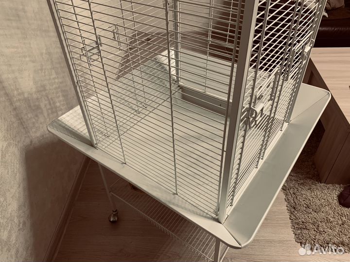 Большая стальная клетка для птиц