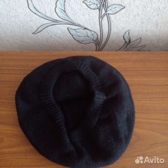 Берет демисезонный для девушки