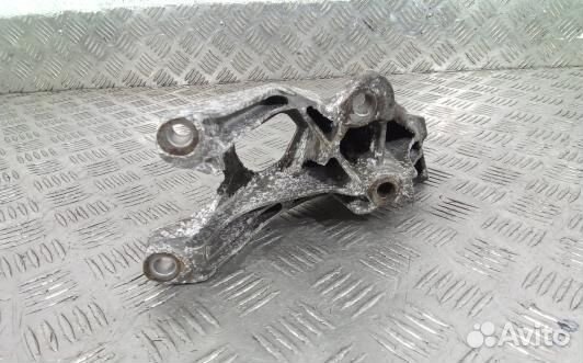 Кронштейн двигателя дизельный audi A5 1 (YML08A702