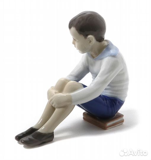 Фарфоровая фигура 