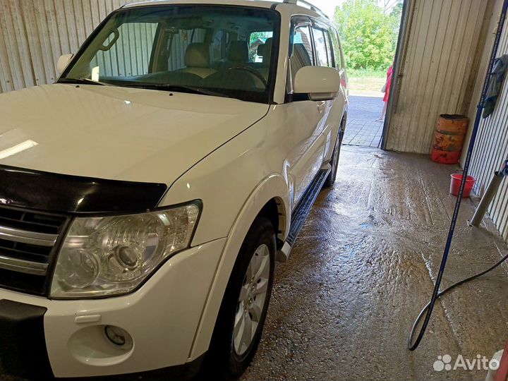 Mitsubishi Pajero 3.2 AT, 2008, 215 000 км