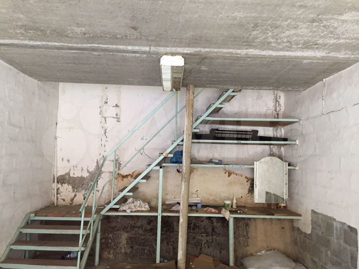 Гараж, > 30 м²