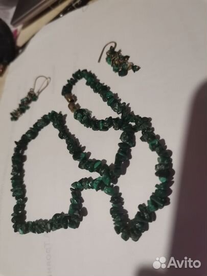 Бусы зелёного камня с серьгами. Индия