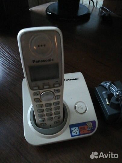 Радиотелефон Panasonic KX-TG7205RU