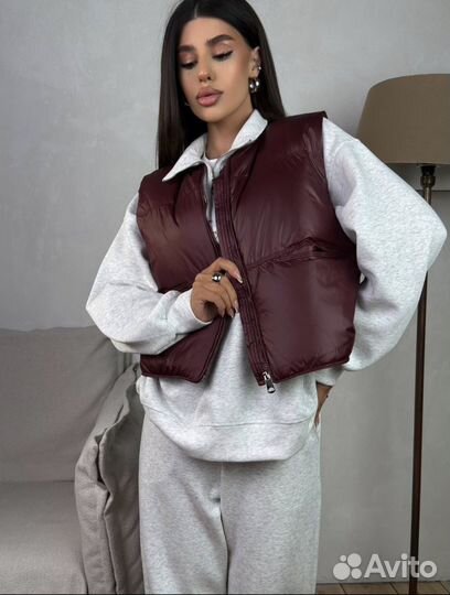 Жилетка женская утепленная безрукавка