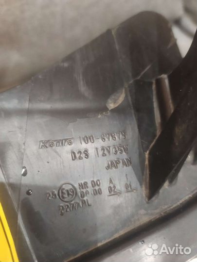 Фара Mitubishi pajero 4