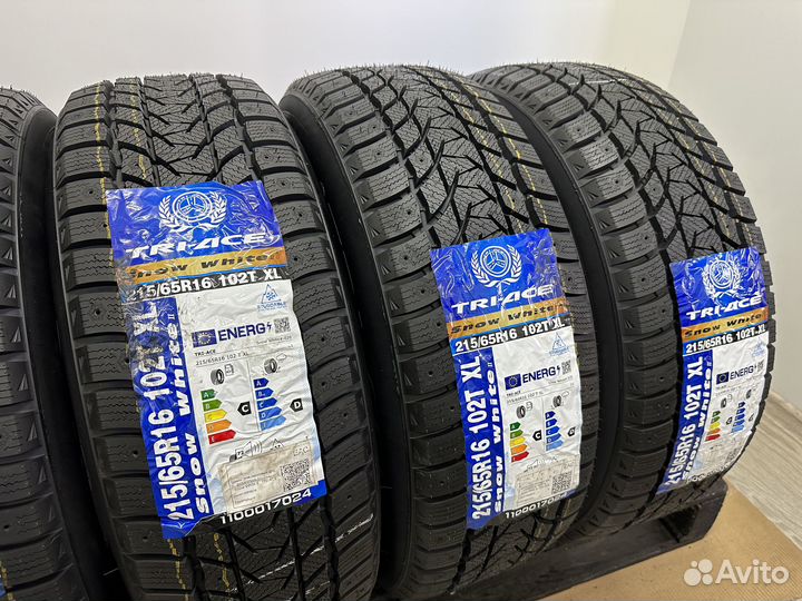 Tri Ace Snow White II 215/65 R16 102T