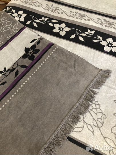 Пледы и покрывало бу