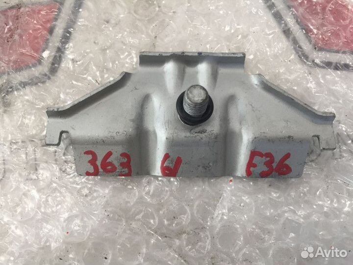 Крепеж акб BMW 4 F36