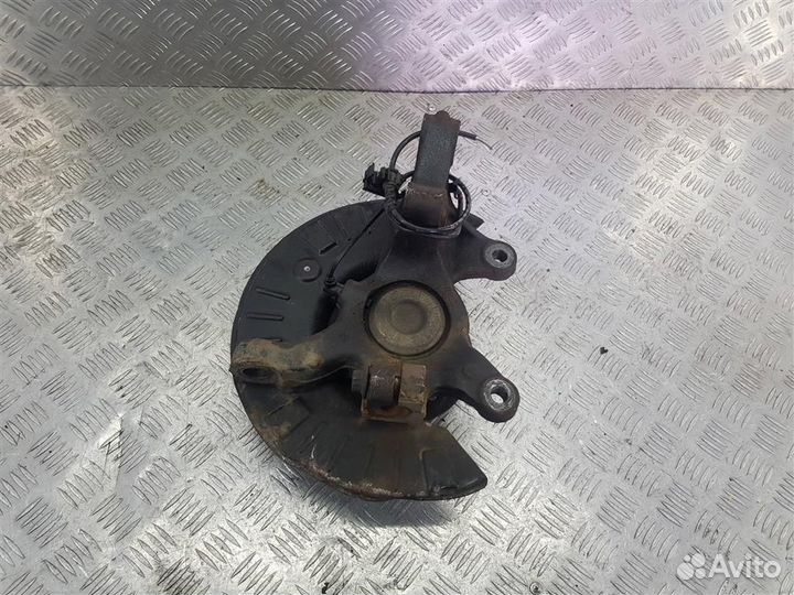 Кулак передний правый (Поворотный) Мерседес Vito