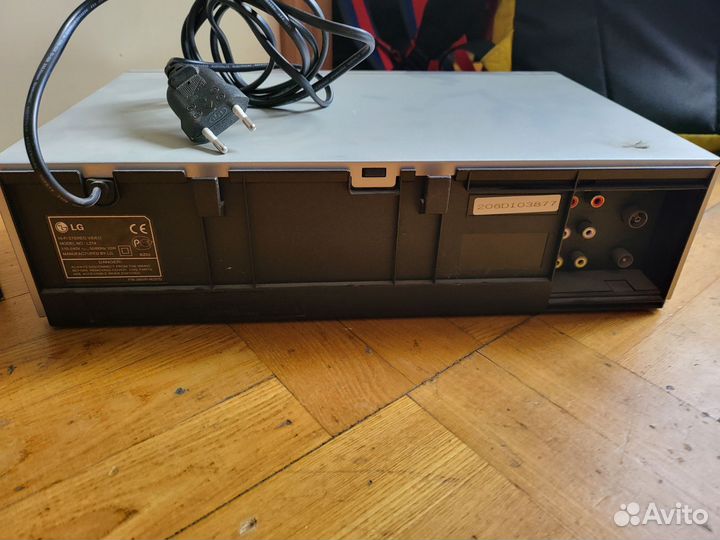 Vhs проигрыватель + куча фильмов