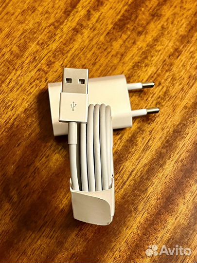 Адаптер для Айфона 5W + кабель два метра (новые)