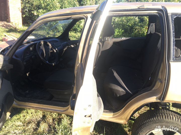 Chevrolet Niva 1.7 МТ, 2005, битый, 207 281 км