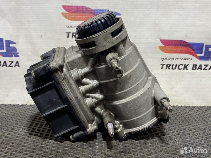 Кран управления тормозами прицепа