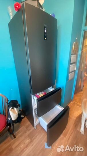 Холодильник Haier A2F737cdbg в идеальном состоянии