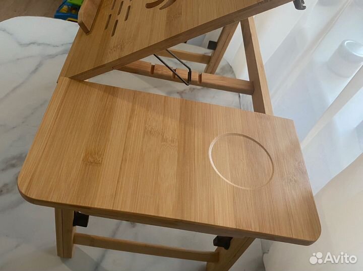 Столик для ноутбука с охлаждением