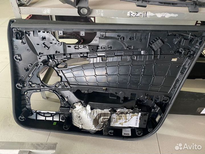 Обшивка двери передняя левая Audi A6 2020