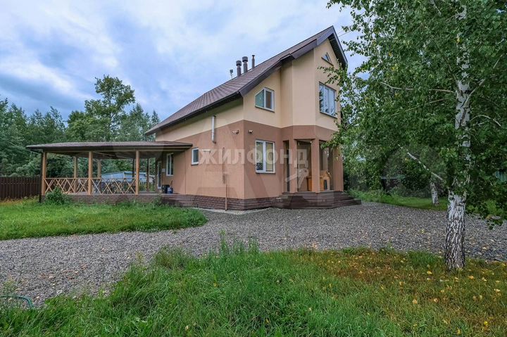 Дом 161,5 м² на участке 11,7 сот.