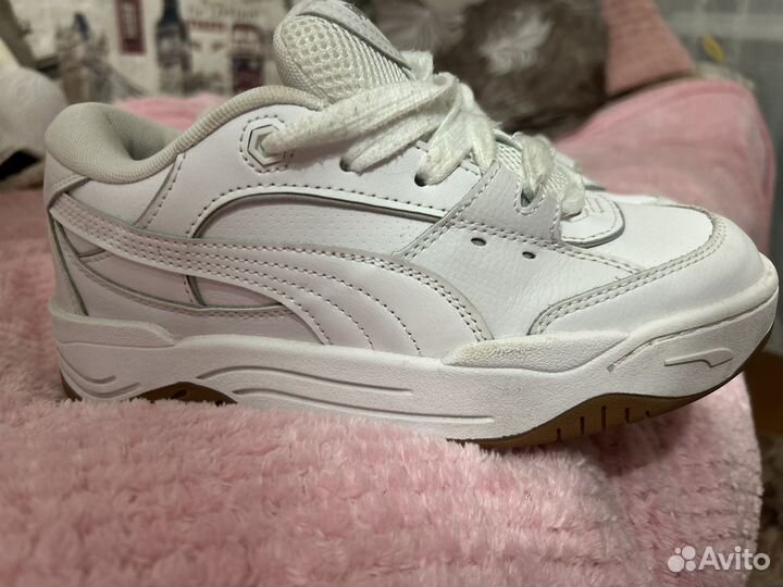 Кроссовки женские