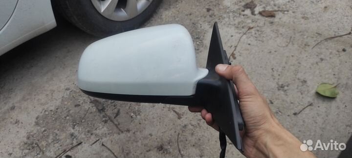 Правое зеркало audi a3 8p