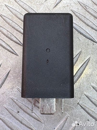 Реле накала свечей 07Z907281A Volkswagen Touareg 1 0