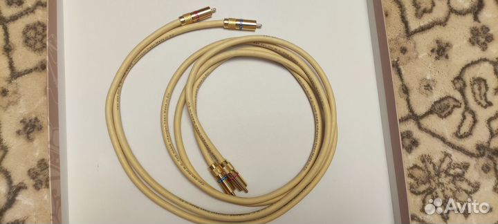 Кабель межблочный RCA Van den Hul The Name