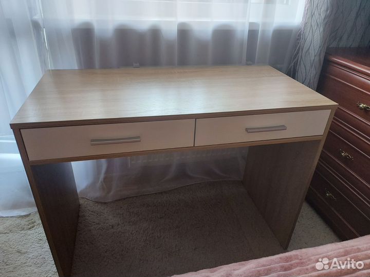 Письменный стол новый
