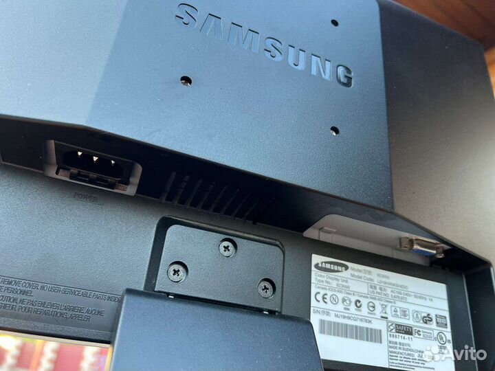 Монитор Samsung