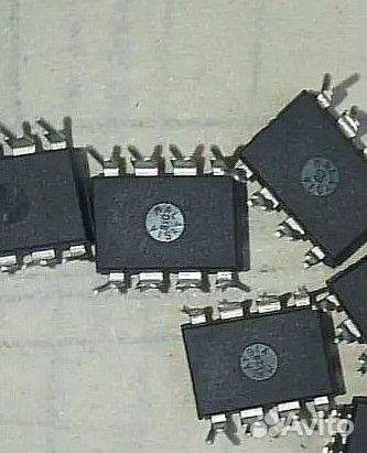 AD823 Операционный усилитель