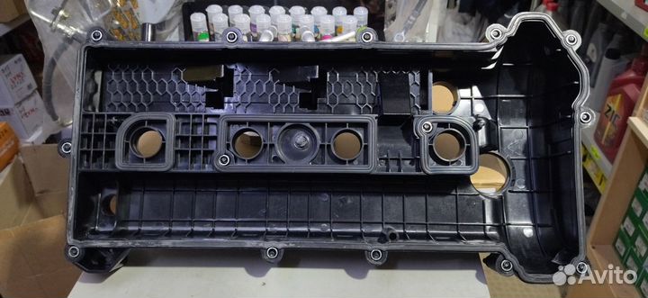 Клапанная крышка Mazda 6